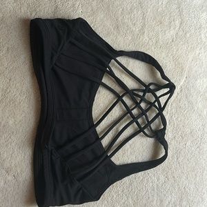 black lululemon sports bra!!